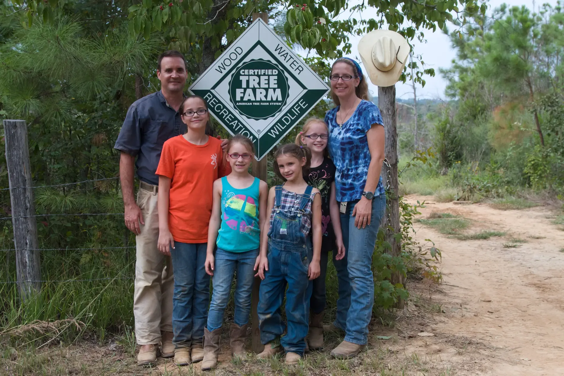 Sarah and Adam Steen (Landowners, AL) with their daughters
